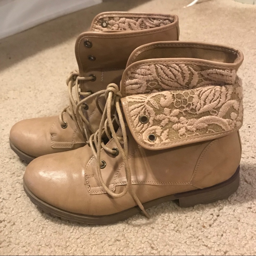Tan Combat boots with lace